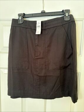 LOFT Black Women's Casual Skirt with Front Pockets